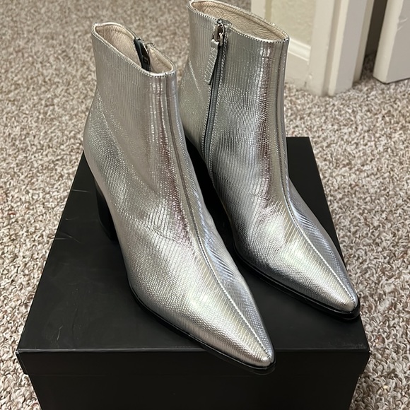 House of Harlow 1960 x REVOLVE Jack Bootie in Silver | 6.5 NEW - Picture 4 of 7
